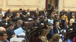 El oficialismo no pudo defender cinco decretos y el Senado los dejó sin efecto