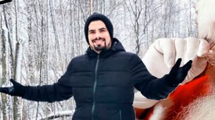 Nahuel Ríos, es el único argentino que trabaja en La Casa Oficial de Santa Claus, en Finlandia.