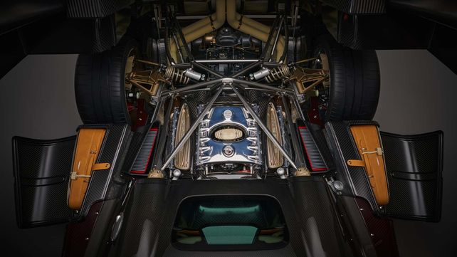 Mercedes - AMG diseñó el exclusivo motor Pagani con mucha calidad.