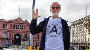 La revolución de los abrazos: la campaña de un concejal de Santa Fe que quiere ser presidente