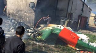 Dos gendarmes muertos tras caer una avioneta en Santa Cruz