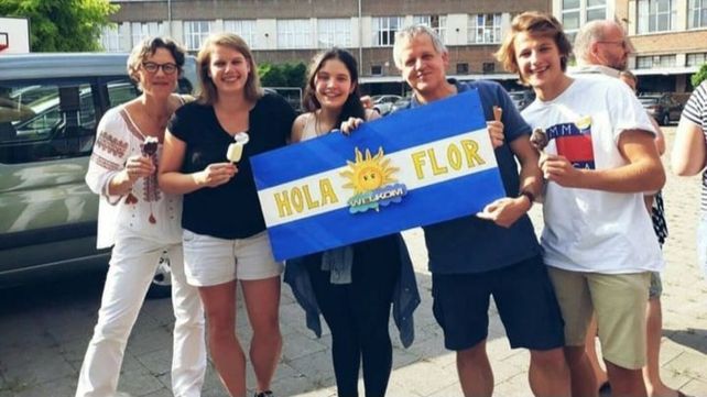 Florencia junto a su primera familia anfitriona