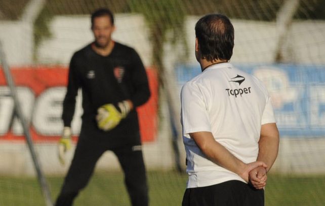 El Flaco suplantará al expulsado Nahuel Guzmán en el cotejo copero. El cuerpo técnico aclaró un contrapunto con Peratta y mira para adelante.