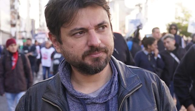 Juan Grabois la pasó mal en el aeropuerto de Ezeiza cuando fue abucheado por los pasajeros que hacían fila para ingresar al país.