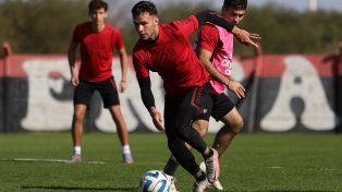 Ida y vuelta. El lateral Augusto Schott confió que prioriza el orden y le gusta pasar al ataque.