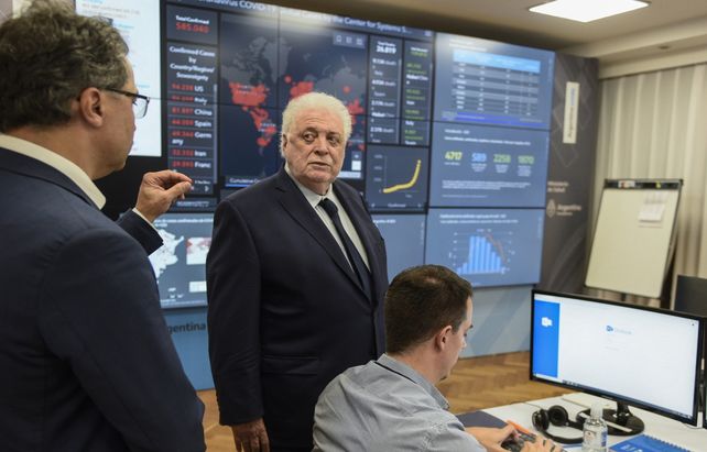 Control. El ministro no descartó el regreso a fases de la cuarentena.