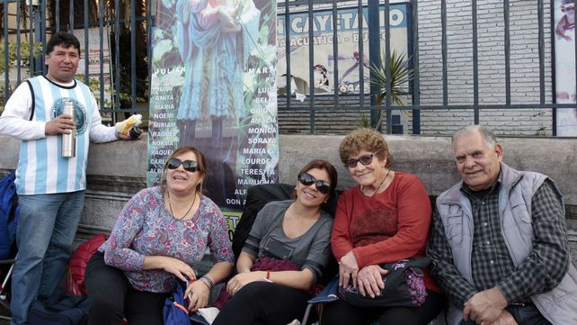 San Cayetano: miles de fieles se movilizan para pedirle al santo cristiano por trabajo y salud