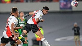 River juega por la Liga Profesional en Santa Fe.