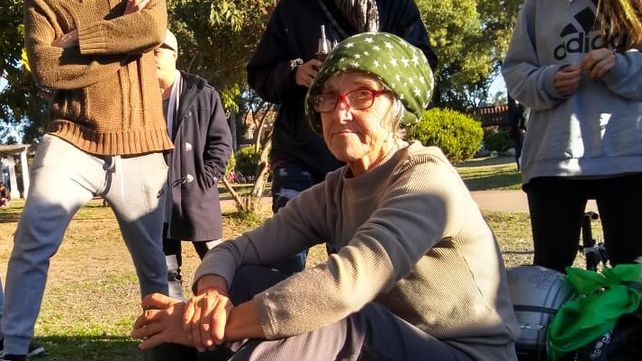 La mamá de Iván siguió la asamblea.&nbsp;