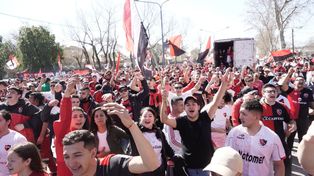 Los hinchas rojinegros coparon las inmediaciones de Bella Vista.