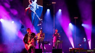 Publican dos nuevos videos del Indio Solari en versión virtual