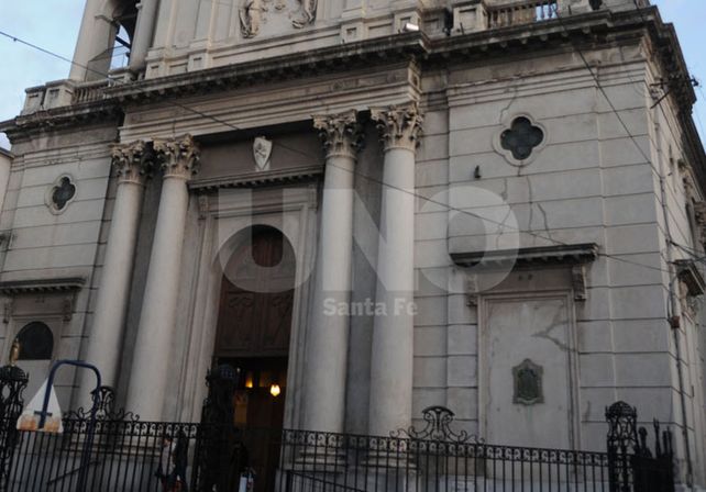 El edificio de la iglesia se inauguró el 6 de febrero de 1889