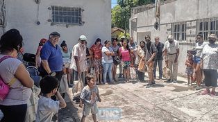 Comedores comunitarios asisten a vecinos más necesitados.
