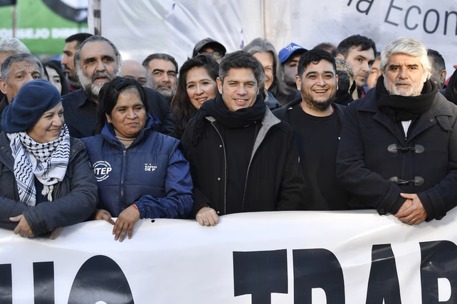 Axel Kicillof estuvo en Liniers para la peregrinación de San Cayetano.&nbsp;