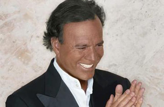 Julio Iglesias revela su obsesi&oacute;n por el sexo: Hac&iacute;a el amor tres veces por d&iacute;a