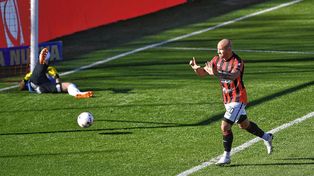 Junior Arias será titular en Patronato ante Estudiantes.