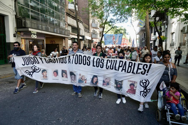 La movilizaci&oacute;n estuvo encabezada por los familiares de las v&iacute;ctimas de la represi&oacute;n en Santa Fe. 