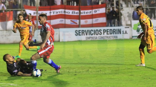 Atlético Paraná y Juventud Unida complicados con la permanencia
