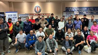 Rosarina de Fútbol. Delegados y directivos de los clubes de la Rosarina recibieron balones para el baby.&nbsp;