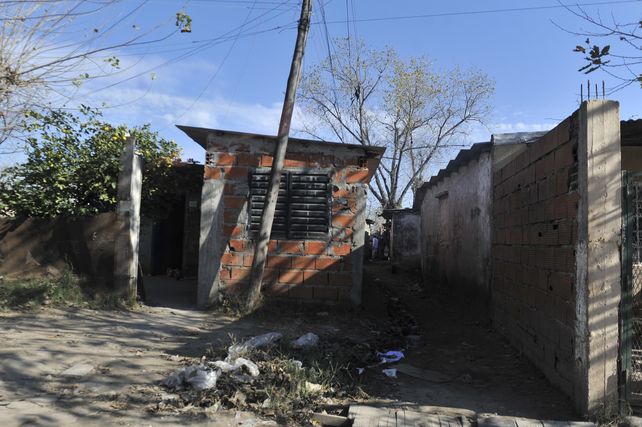 La entrada al pasillo de Lima al 2900 donde fue violada y asesinada Guadalupe Medina.