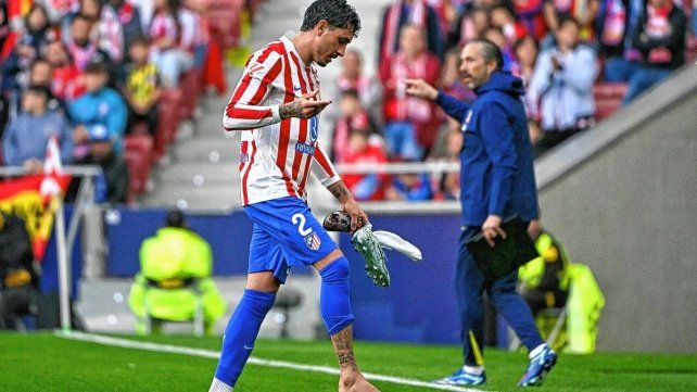Jose María Giménez sufrió una lesión en el tobillo que lo tiene en duda para jugar el Mundial.