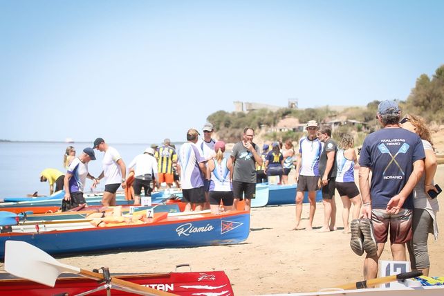 Villa Gobernador Gálvez celebró su primera regata de remo travesía