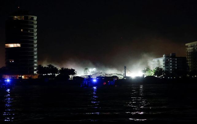 Impactantes imágenes de la demolición del edificio que colapsó en Miami