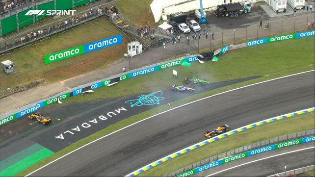Los tres autos demasiados cerca