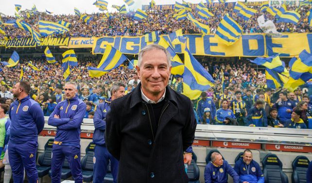 El cambio sustancial estará en el banco. La clasificación a la Supercopa Internacional la logró Holan, pero la disputará Almirón.