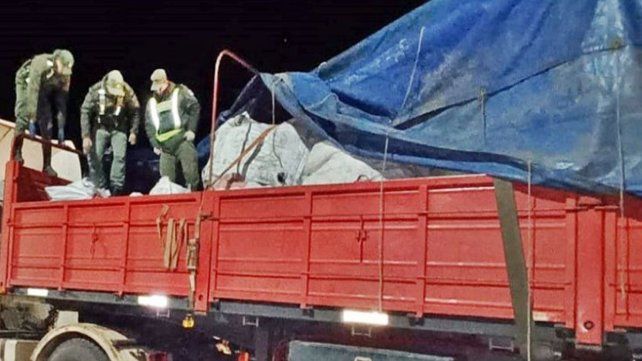 Detuvieron a camionero por contrabando de plomo y aluminio