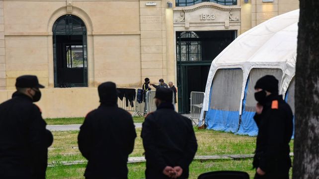 Una persona refugiada en el predio de la ex Rural dio positivo de&nbsp;coronavirus.