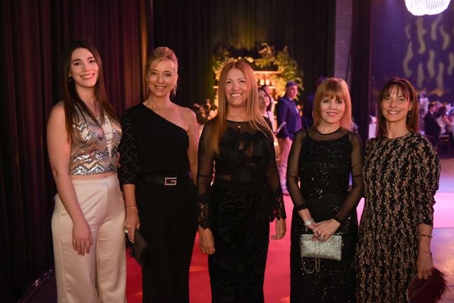 Stefanela Tomismos, Ana Lia Bianchi, Olga Tomi, Yanina Pavicich y Flor Capacio