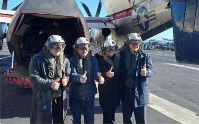 Acotada comitiva oficial en la visita del presidente Milei al portaaviones USS Nimitz