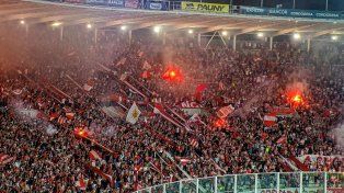 Habrá duelo de hinchadas en el clásico entre Instituto y Talleres.