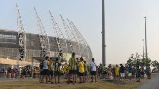 Los hinchas de Central llegaron con mucha ilusión al estadio Castelao. Quieren la clasificación a cuartos.