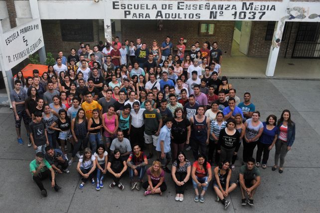 Estudiantes y docentes de la Eempa 1.037 de San Juan al 3.600