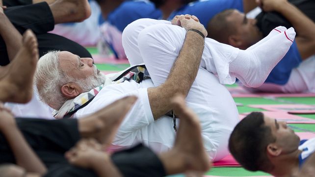La India  celebra el Día Internacional del Yoga