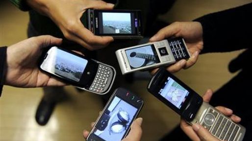 Argentina se suma a la tendencia de conectarse a internet con celulares, computadoras y tabletas