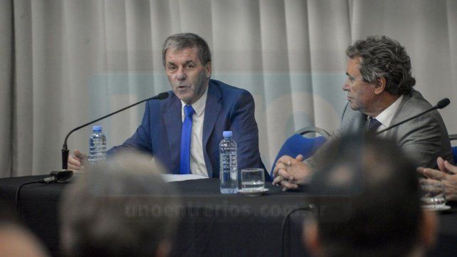 Hugo Ballay le respondió a Rogelio Frgierio.