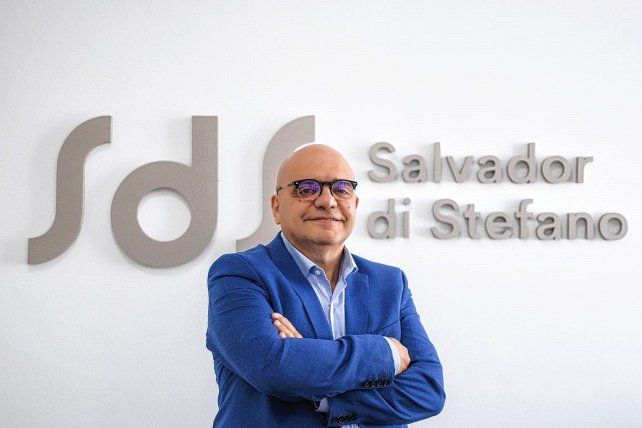 El gurú rosarino del blue y un fuerte consejo a los inversores: Hay que gastar los dólares rápido comprando activos reales.