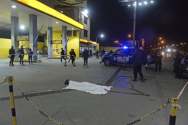 Un crimen a balazos en la estación de servicio de Circunvalación y Mendoza, en septiembre último.
