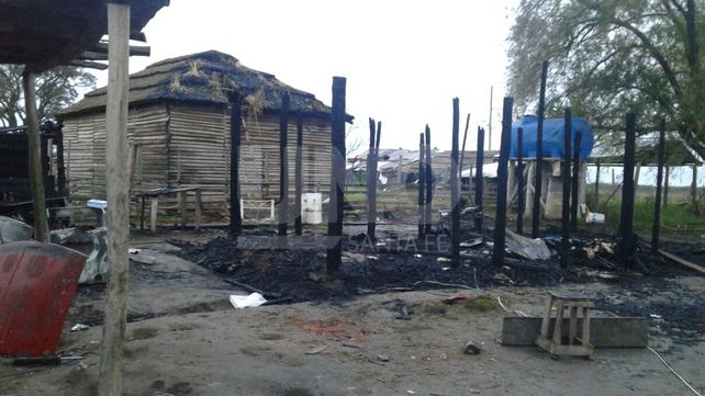 Una nena murió y tres personas resultaron quemadas durante el incendio de una casa
