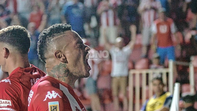 Unión venció a Atlético Tucumán y es escolta en la Zona A