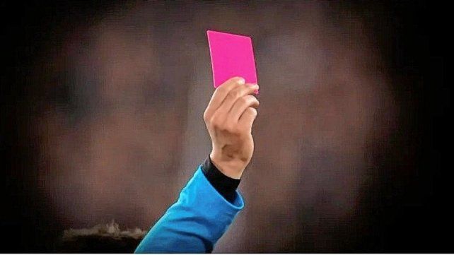 La tarjeta rosa que anunció Conmebol y que comenzará a implementarse en la Copa América.