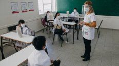 El gobierno ultima los detalles para el regreso a las aulas y discute con los gremios. El gobierno ultima los detalles para el regreso a las aulas y discute con los gremios.