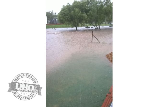 Terrible temporal de lluvia y viento generó graves destrozos en Paraná