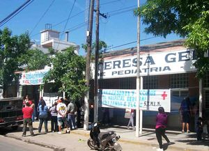 Tres vecinos matan a golpes a una joven por atacar casas y un negocio