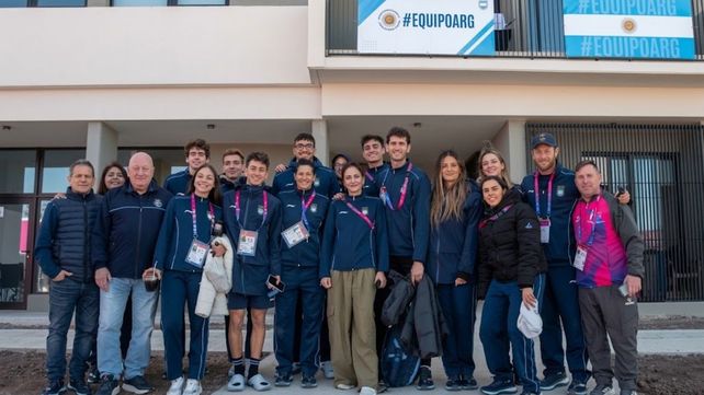 Luciana Aymar con los atletas argentinos en la Villa Suramericana. Disfruten los Juegos Suramericanos en casa