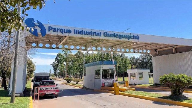 Allanamiento en el Parque Industrial de Gualeguaychú por presunta contaminación ambiental.