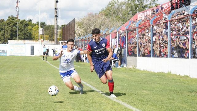 En acción Central Córdoba y Leones FC en el Gabino Sosa